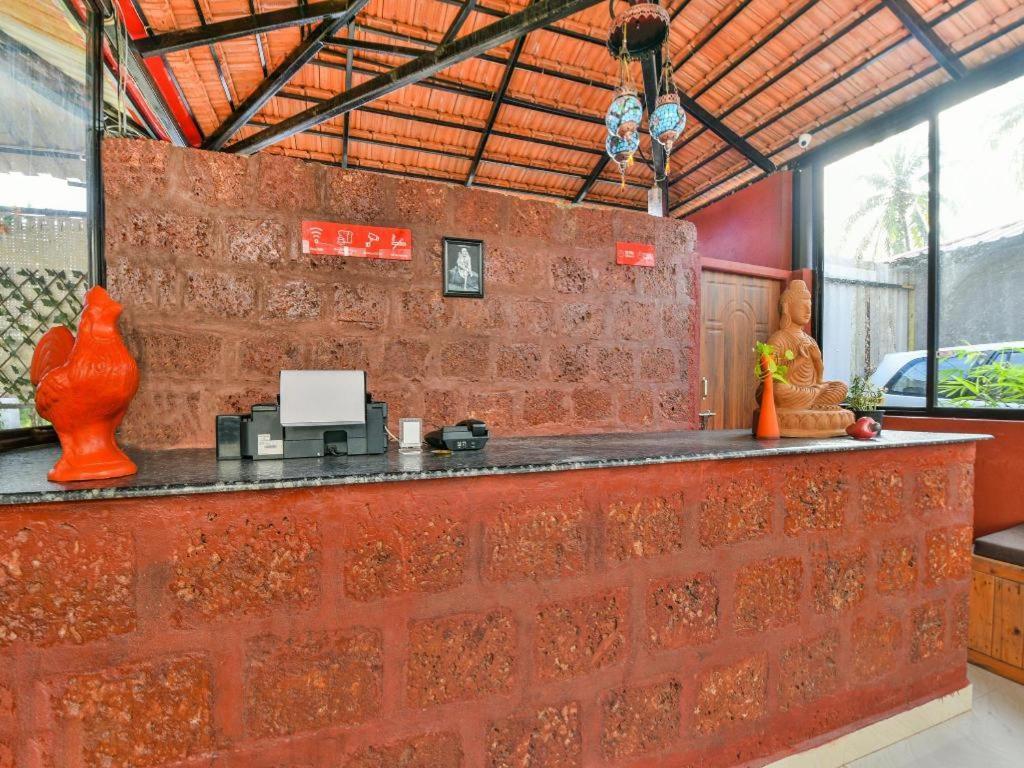 Pappi Chulo Morjim Hotel Exterior photo
