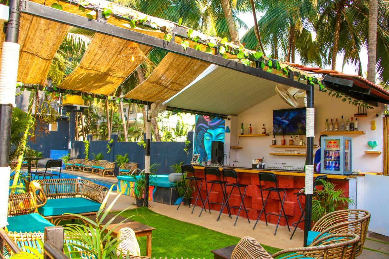 Pappi Chulo Morjim Hotel Exterior photo